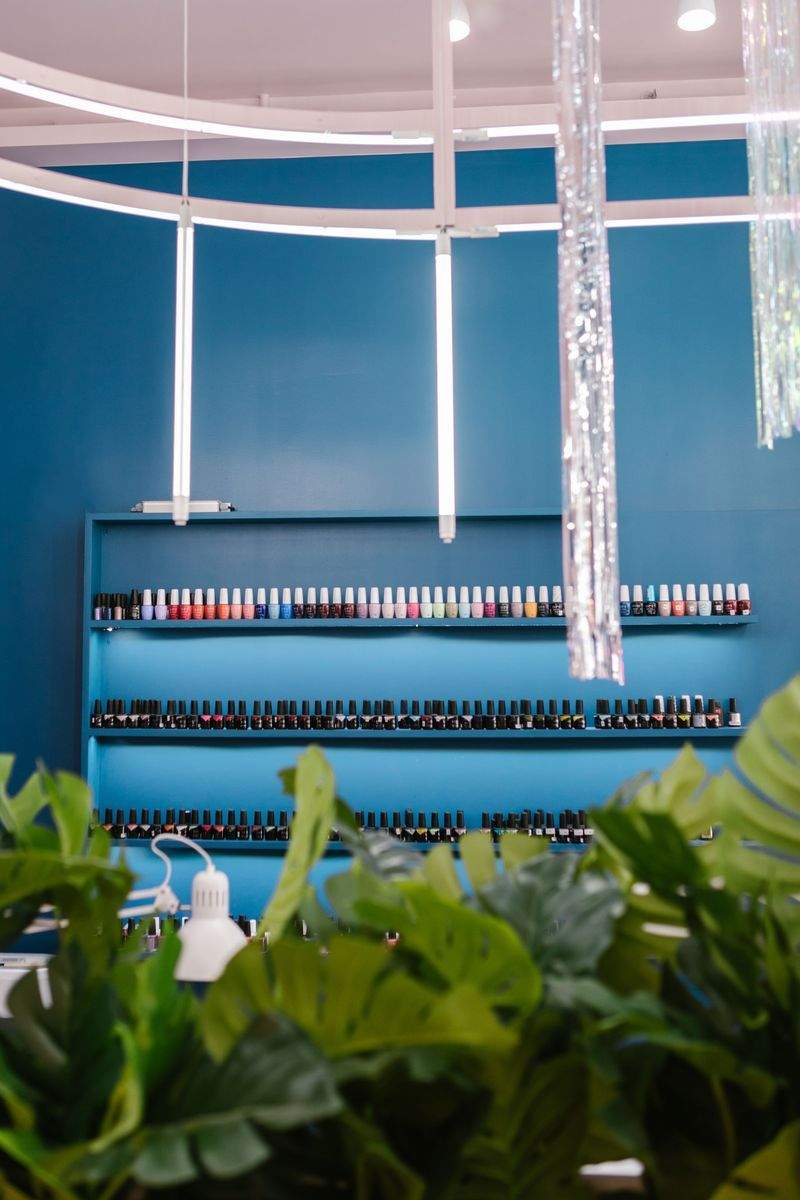 Les tendances manucure du printemps à adopter chez Atelier Ongles Lumière